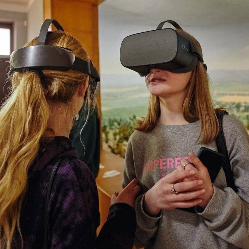 Назад у XII століття